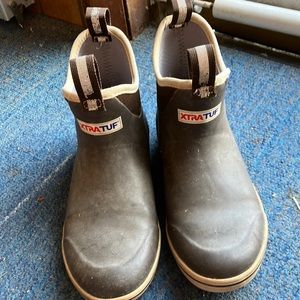 Xtratuf deck boots. Women’s size 7, Brown. Great condition.
